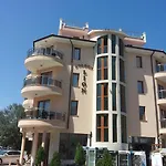Hotel Family Golden Lion 2*