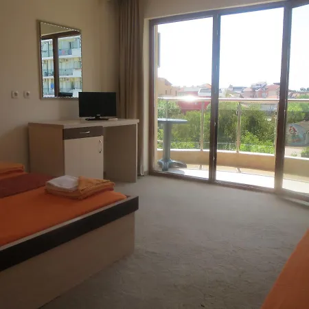 Family Golden Lion 酒店 2*