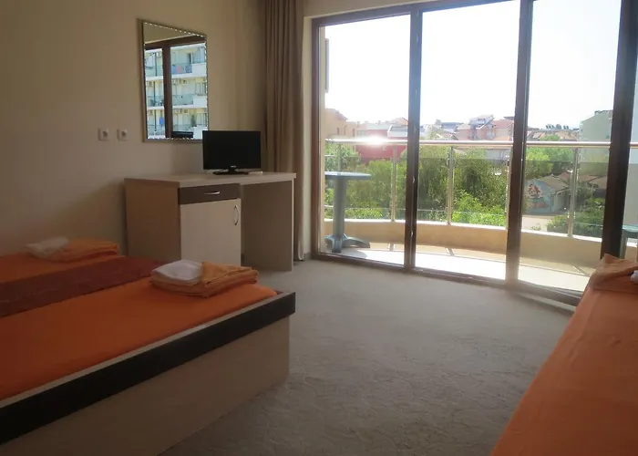 Golden Lion Hotel 2*